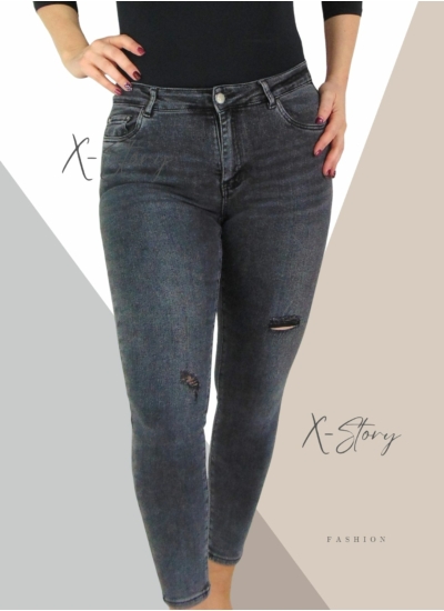 Szürke, enyhén szaggatott sztreccsfarmernadrág