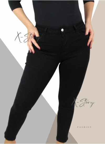 Fekete sztreccsnadrág PLUS SIZE MÉRETEKBEN