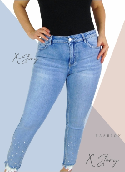 Csipkés, köves sztreccsfarmernadrág