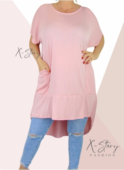 Anyagában csíkos, hátul hosszított, zsebes tunika (púder)