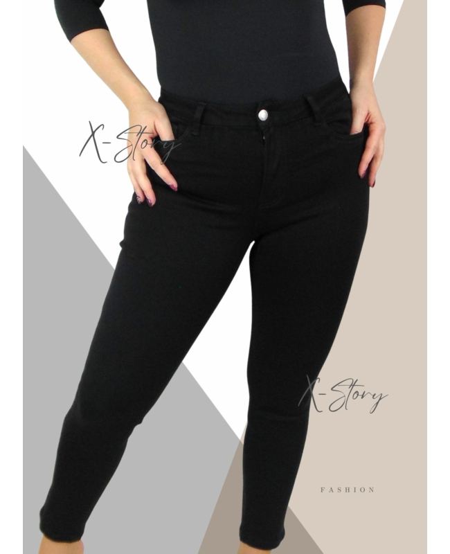 Fekete sztreccsnadrág PLUS SIZE MÉRETEKBEN