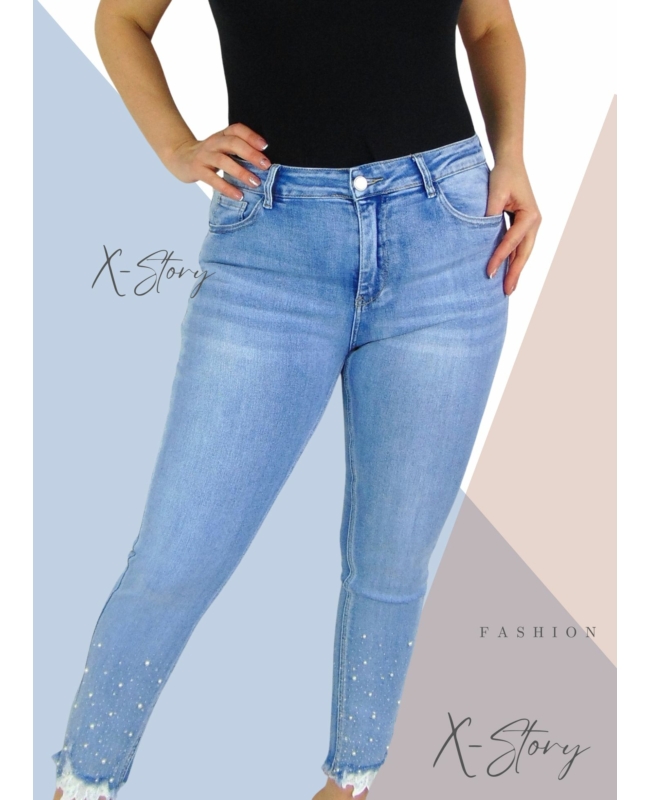 Csipkés, köves sztreccsfarmernadrág