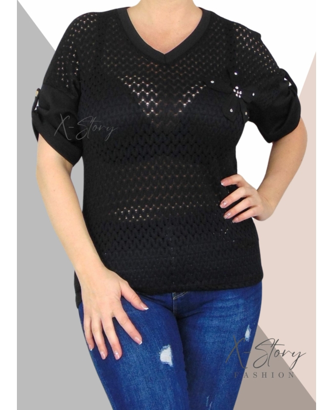 Elöl lyukacsos anyagú, virággal díszített felső (fekete)