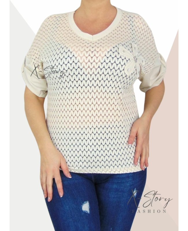 Elöl lyukacsos anyagú, virággal díszített felső (bézs)