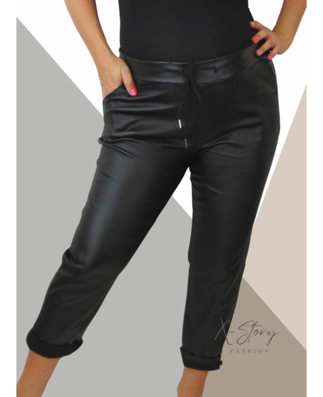 Nagyméretű bőrhatású , gumis derekú nadrág (fekete)