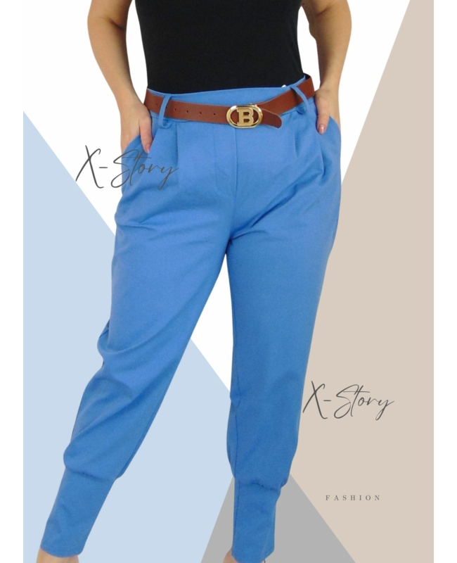 Nagyméretű, lábszárán szűkített , sztreccsnadrág (világoskék)